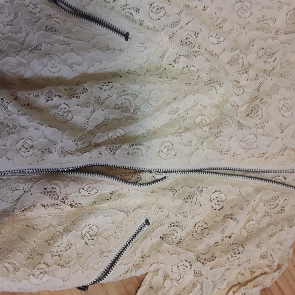 Kirra cream lace moto jacket! - Picture 2 of 5